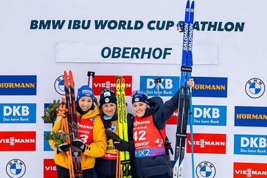 victory ceremony sprint women